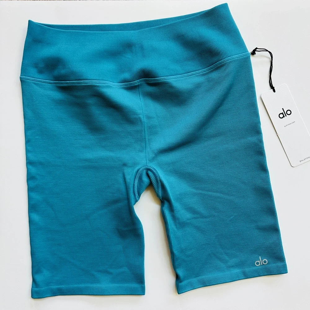 ALO Yoga Women's Seamless High Waist Ribbed Biker Shorts in Blue Splash - Picture 1 of 3